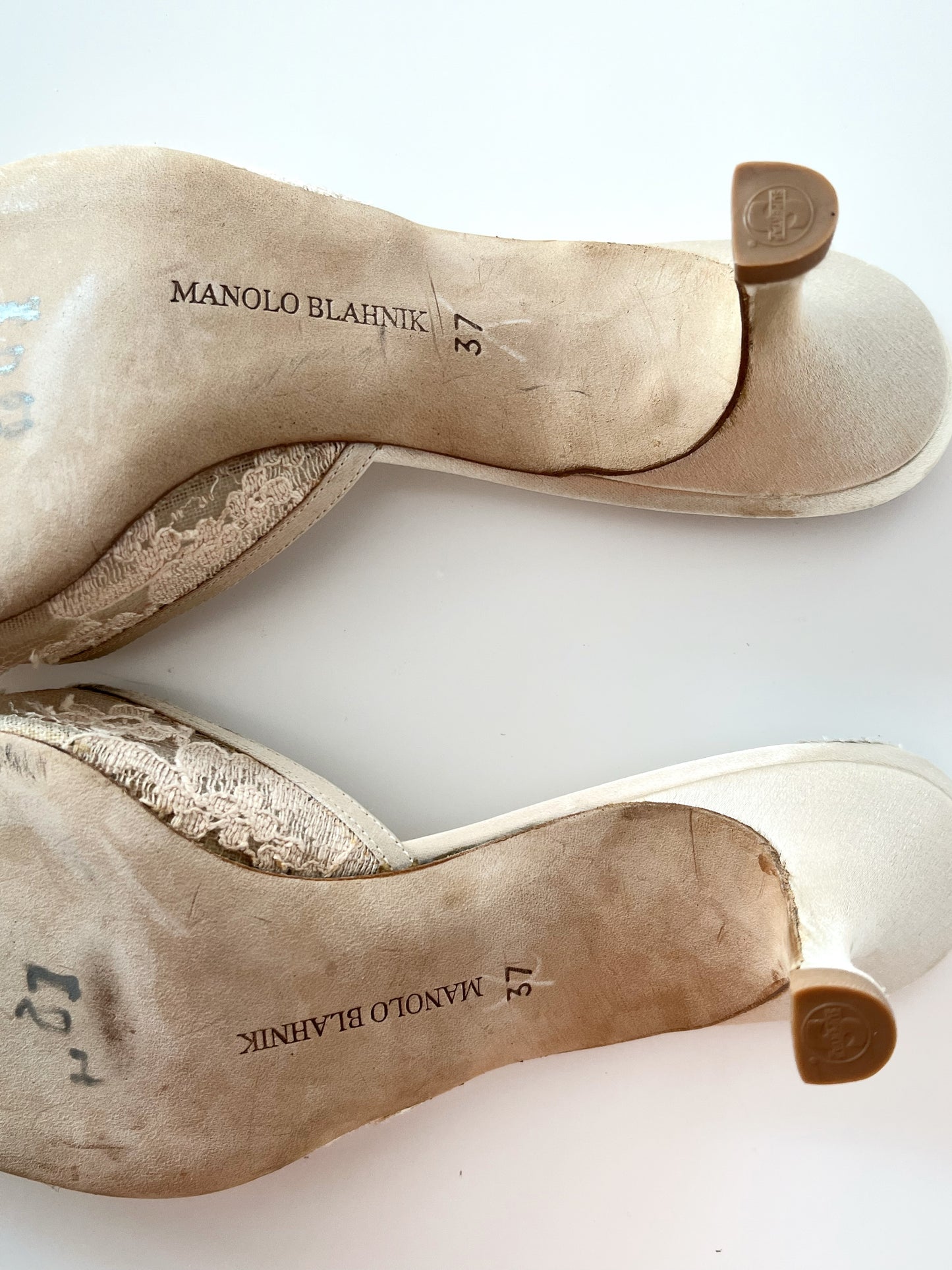 Lace Manolo Kitten Heel Mules (EU 37)