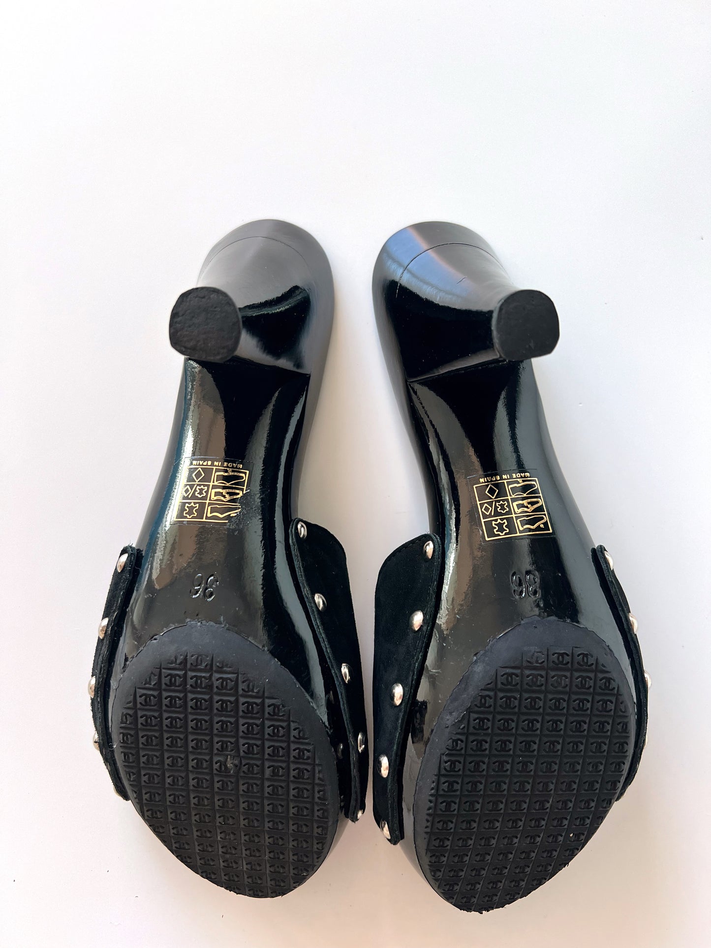 Chanel 2000s Mules (36)
