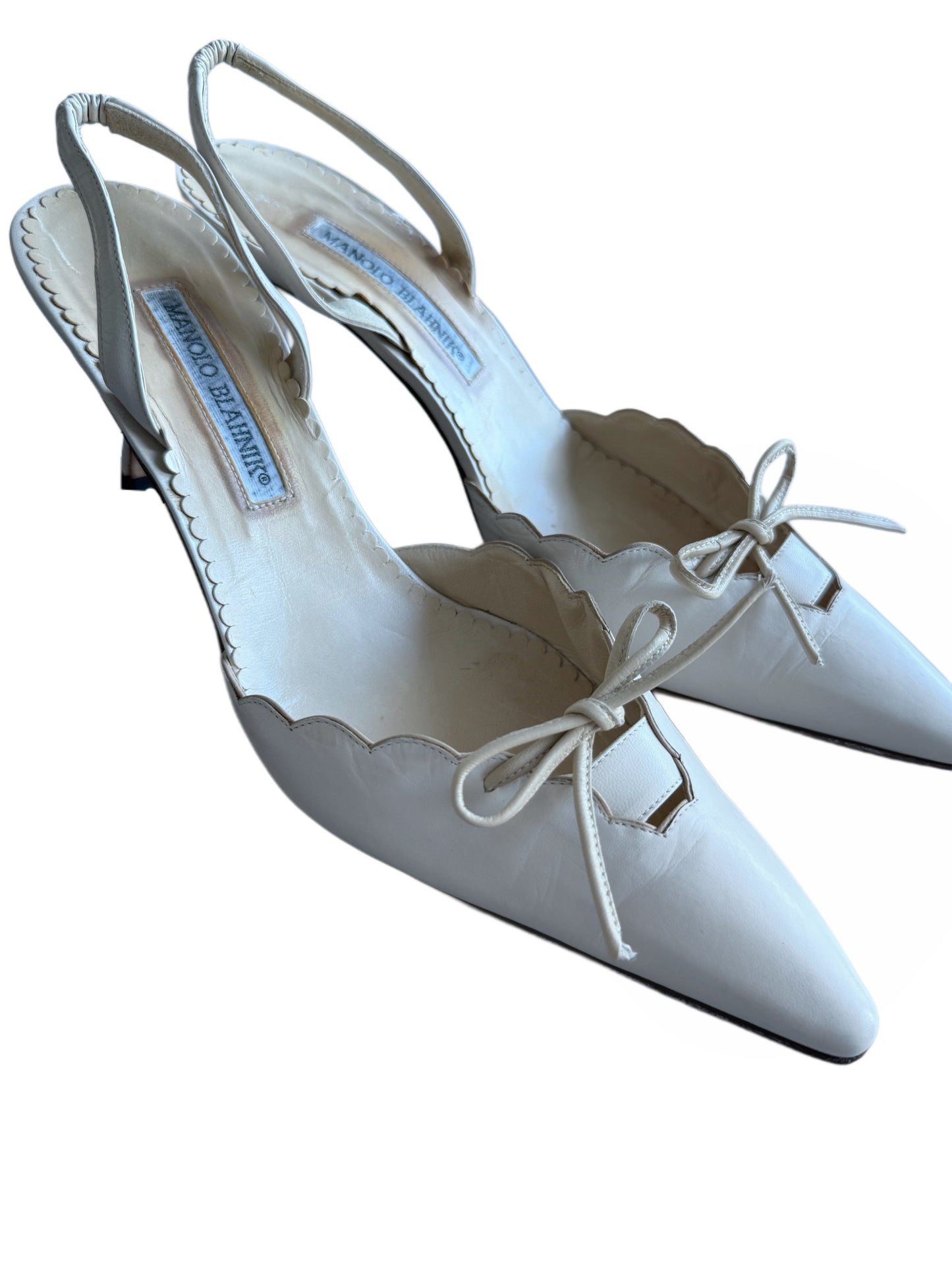 Cream Manolo Blahnik Kitten Heels (39.5 EU)