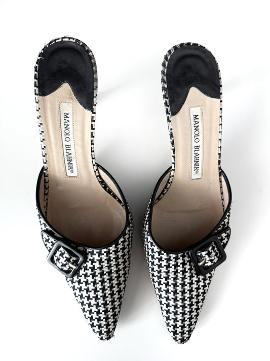Black and White Manolo Kitten Heels (37.5)