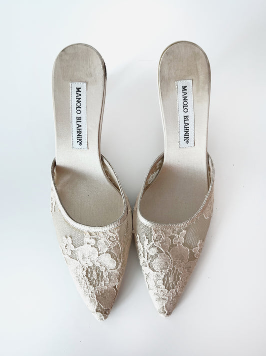 Lace Manolo Kitten Heel Mules (EU 37)